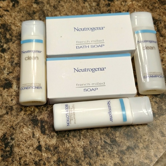 COPY - COPY - Neutrogena trial sizes in a 15 piec… - Picture 1 of 1